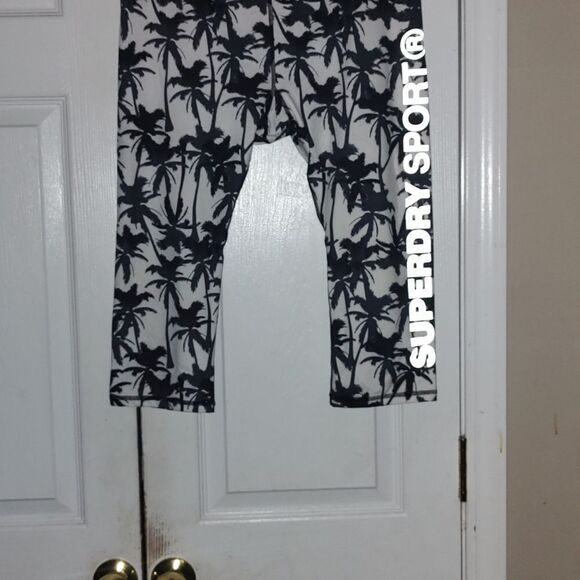 Super Dry Sport super soft palm tree workout athletic cropped leggings  M - Picture 2 of 5